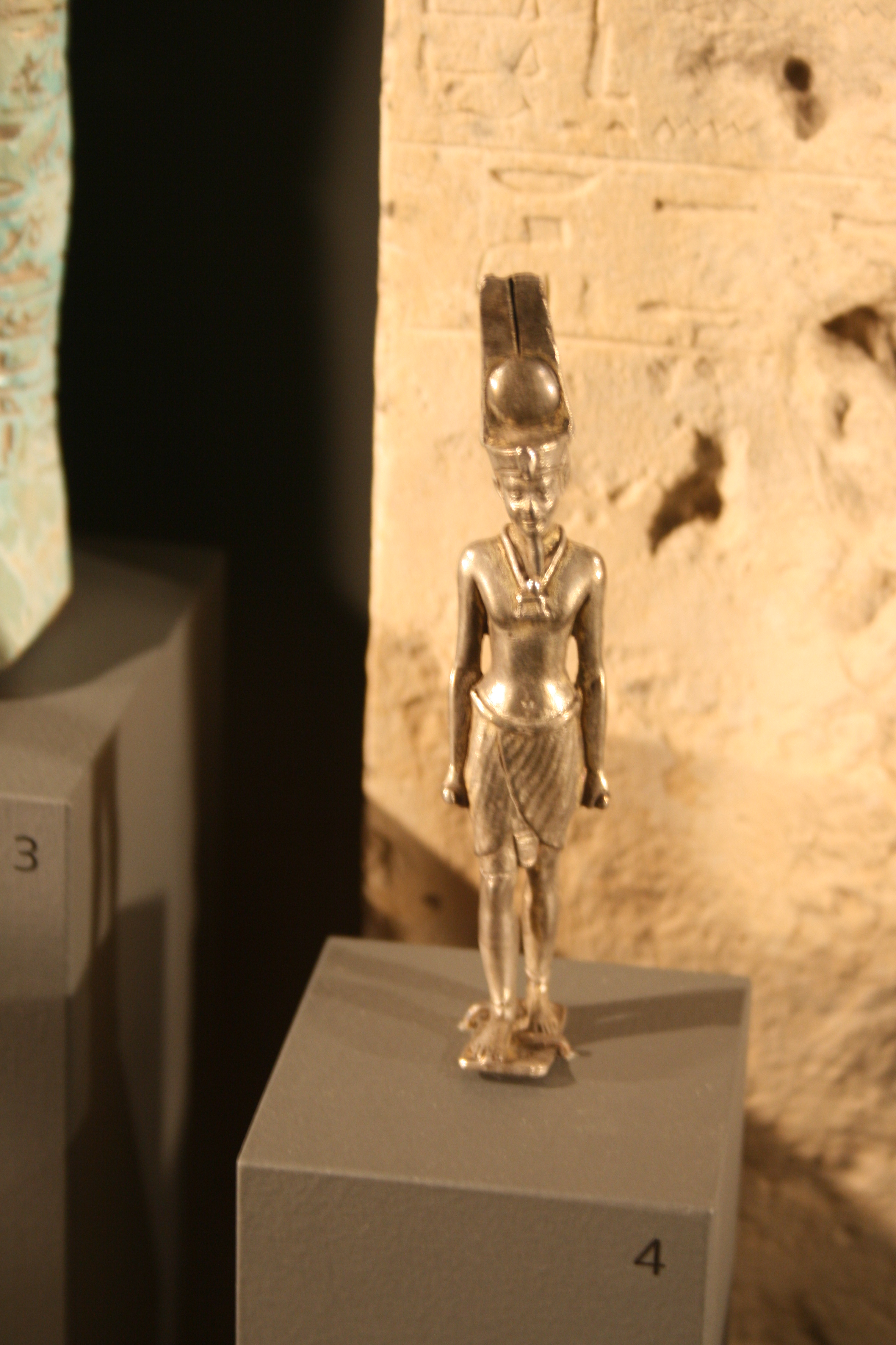 Nubian Textile and Adornment Artisans
